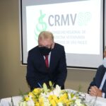 Odemilson Donizete Mossero assina o termo de posse como presidente.