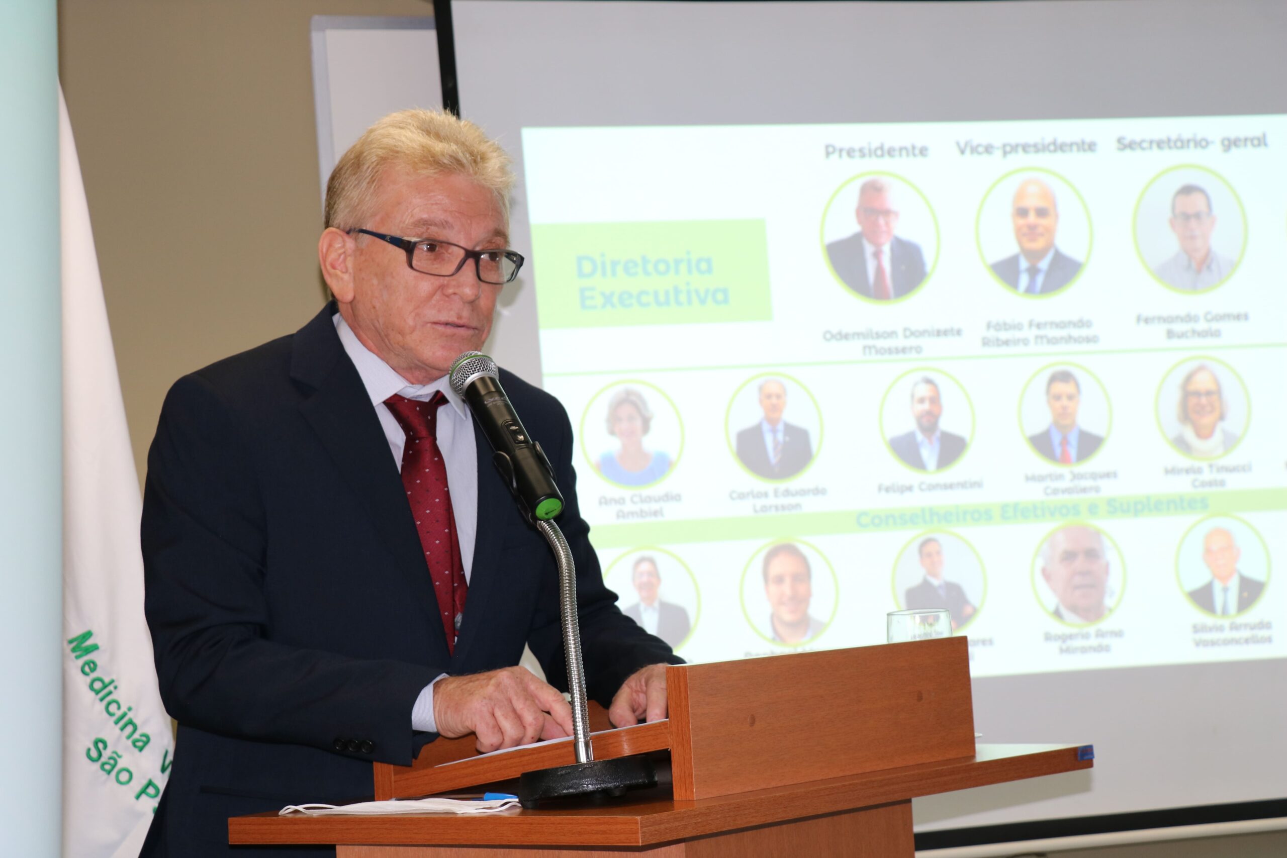 Odemilson Donizete Mossero em discurso durante a cerimônia de posse.
