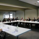 (Da esquerda para a direita) Raphael Marco Blech Hamaoui, conselheiro suplente; Martin Jacques Cavaliero, conselheiro suplente; Mário Eduardo Pulga, presidente da Câmara Técnica do CFMV; Francisco Cavalcanti de Almeida, presidente do CFMV; Rosemary Viola Bosch, tesoureira; Odemilson Donizete Mossero, presidente; Fábio Fernando Ribeiro Manhoso, vice-presidente; Fernando Gomes Buchala, secretário-geral; Mirela Tinucci Costa, conselheira efetiva; Rogerio Arno Miranda, conselheiro efetivo; Mitika Hagiwara, conselheira suplente; Silvio Arruda Vasconcellos, conselheiro efetivo; e Ana Claudia Ambiel, conselheira suplente.