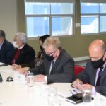 (Da esquerda para a direita) Mário Eduardo Pulga, presidente da Câmara Técnica do CFMV; Francisco Cavalcanti de Almeida, presidente do CFMV; Rosemary Viola Bosch, tesoureira; Odemilson Donizete Mossero, presidente; e Fábio Fernando Ribeiro Manhoso, vice-presidente.