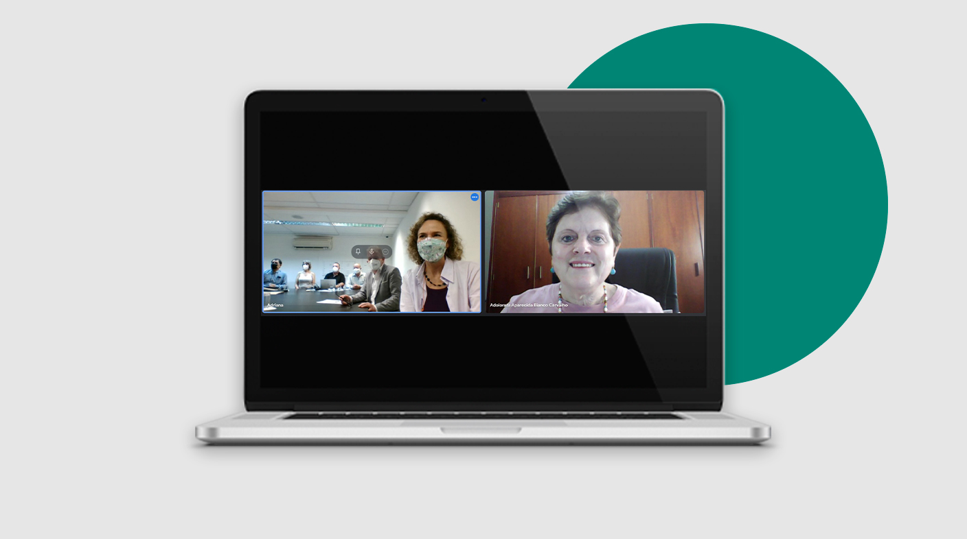 Na arte há um notebook em que aparece na tela lado a lado a imagem da presidente da Comissão de Saúde Pública do CRMV-SP na sala de reunião presencialmente com os demais integrantes do grupo e o presidente do CRMV-SP, e a imagem de uma das integrantes da Comissão que participou de forma remota. Um detalhe redondo em verde também compõe a arte.