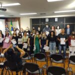 Texto alternativo da foto: Foto coletiva dos novos profissionais médicos-veterinários e zootecnistas de Campinas e região com o conselheiro do CRMV-SP.