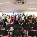 Foto coletiva dos novos profissionais médicos-veterinários e zootecnistas da Grande São Paulo com o vice-presidente do CRMV-SP.