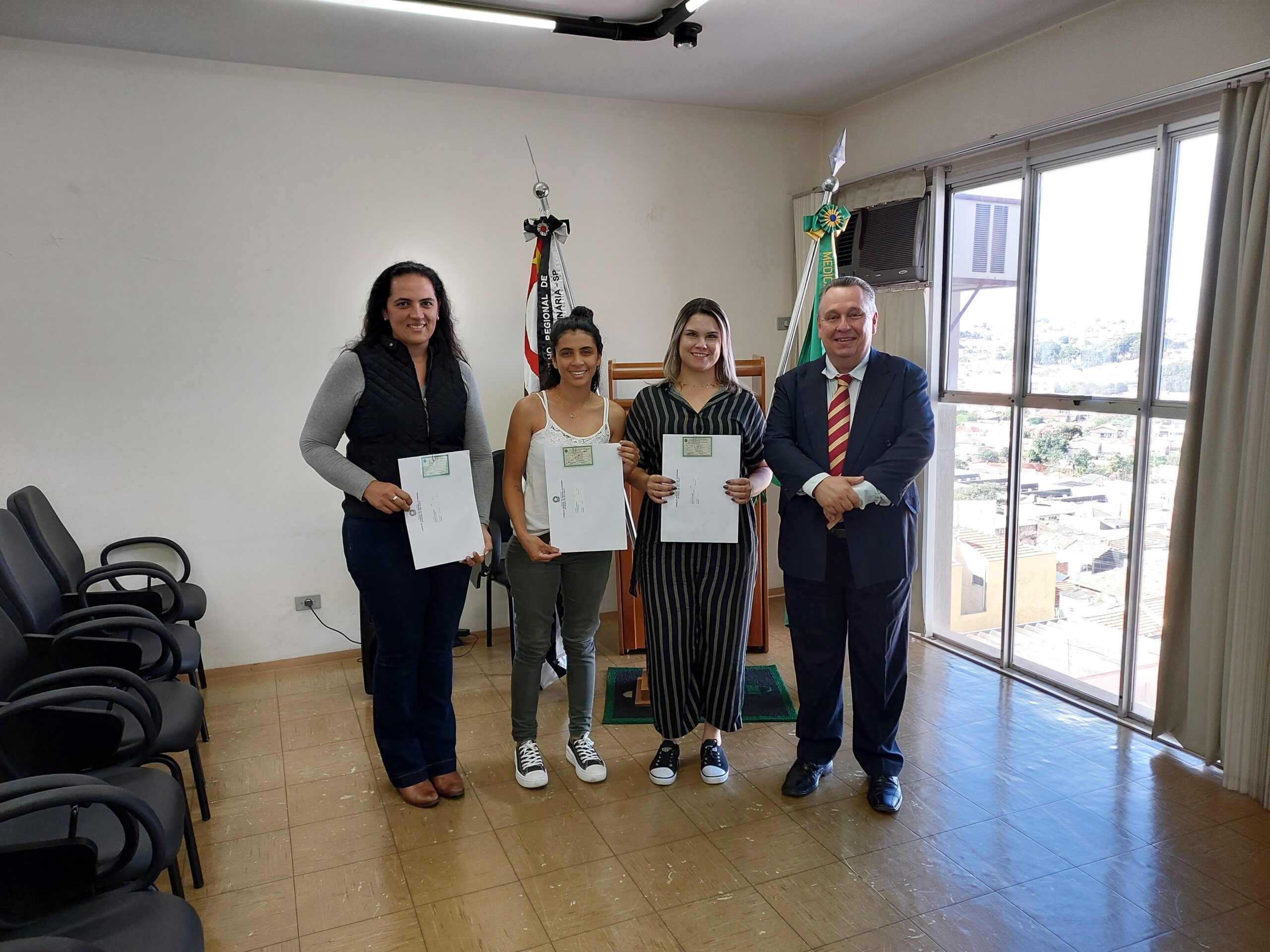 Cerimonia_de_entrega_de_cedulas_Botucatu_12.04 (8)