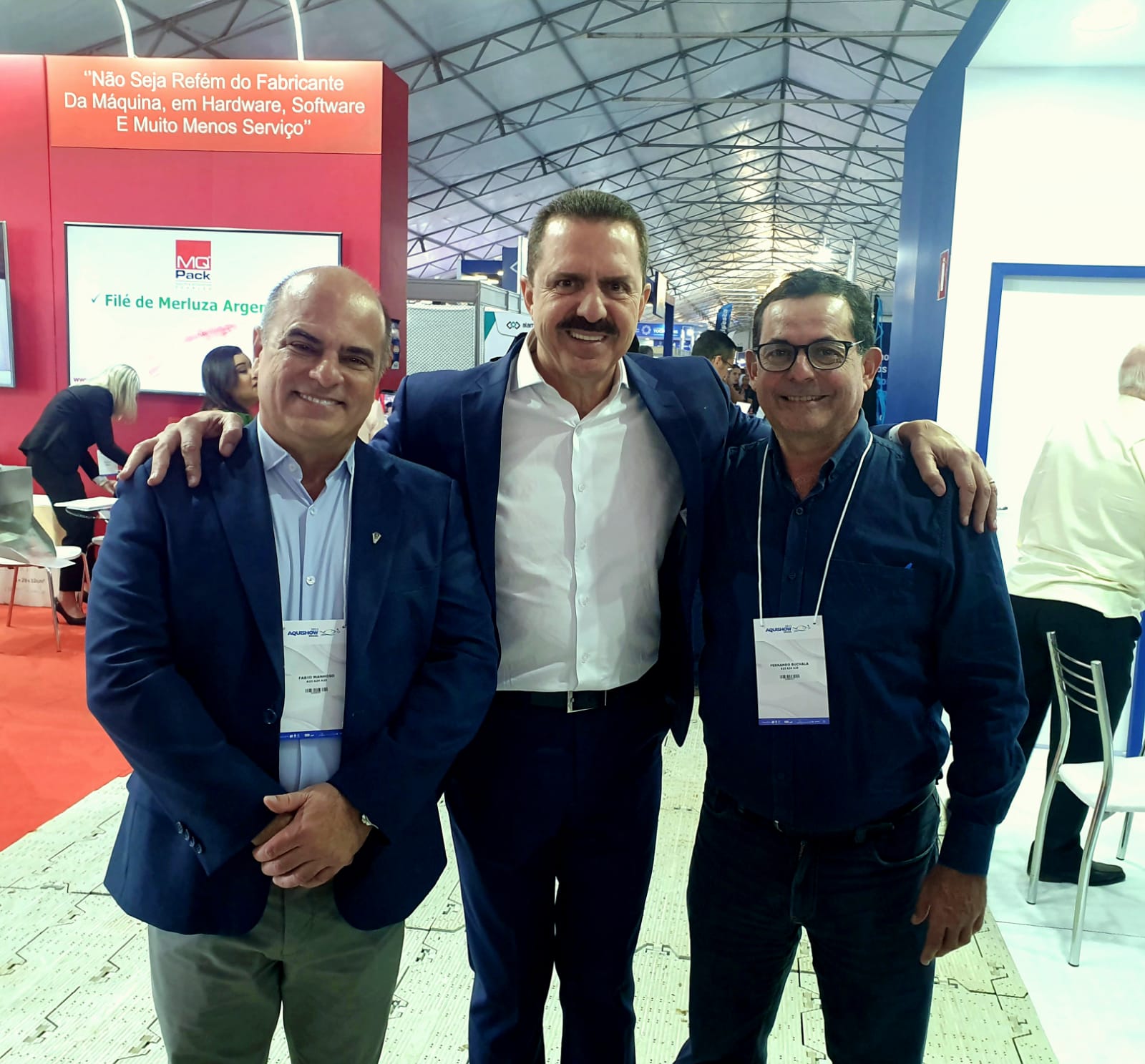 Foto mostra, da esquerda para a direita: Fábio Manhoso vice-presidente do CRMV-SP), Itamar Borges (ex-secretário estadual de Agricultura e deputado estadual por São Paulo), e Fernando Gomes Buchala (secretário-geral do CRMV-SP).