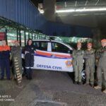 Membros do CRMV-SP, da Defesa Civil do Estado de São Paulo, e estudantes de Medicina Veterinária durante ação na estação de metrô Dom Pedro II.