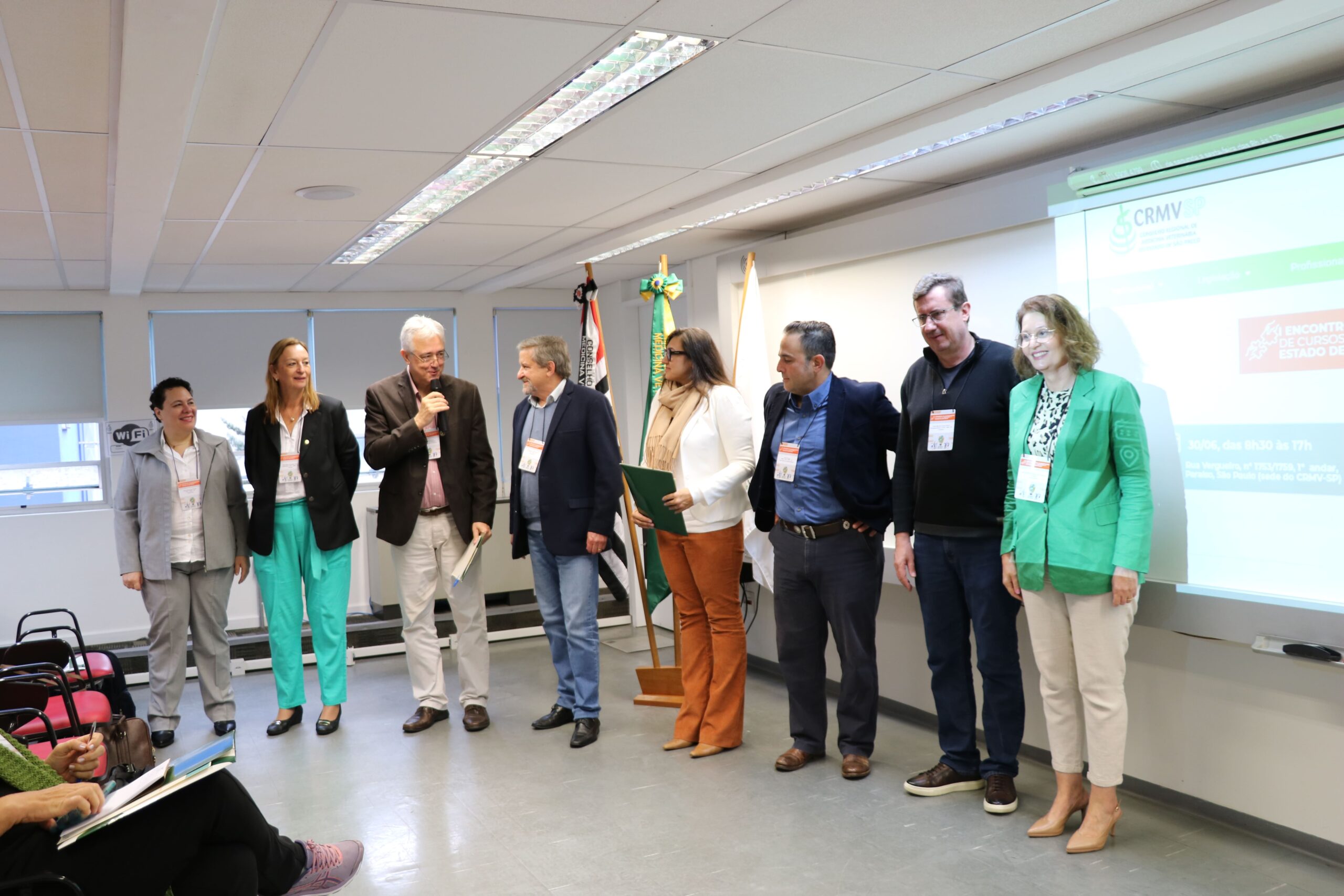 Membros da Comissão Técnica de Zootecnia e Ensino do CRMV-SP.