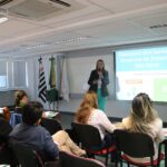 Imagem mostra Célia Regina Orlandelli Carrer, integrante da Comissão Técnica de Zootecnia e Ensino do CRMV-SP.