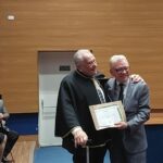 O presidente do CRMV-SP, Odemilson Donizete Mossero, está ao lado do ex-presidente da Apamvet, Eduardo Harry Birgel.