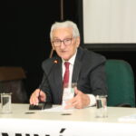 Na foto, o presidente do CFMV, Francisco Cavalcanti de Almeida, discursa no encontro.