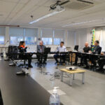 A Comissão de Resgate Técnico Animal e Medicina Veterinária de Desastres do CRMV-SP em reunião com a Defesa Civil do Estado de São Paulo, dando continuidade à parceria. Da esquerda para a direita, Claudio Zago Junior, membro da Comissão; Capitão da PM Lidiaria Kurachi Lenarduzzi, da Defesa Civil do estado de São Paulo; Odemilson Donizete Mossero, presidente do CRMV-SP; Leonardo Maggio de Castro e José Sergio de Arruda Gonçalves, respectivamente, presidente e membro da Comissão; Leonardo Burlini, diretor técnico; e Marcos Antonio Alves, coordenador jurídico do Regional.