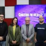 Na foto, os apresentadores do Jornal da Cruzeiro, a tesoureira do CRMV-SP, Rosemary Viola Bosch, e o presidente do Conselho, Odemilson Donizete Mossero.