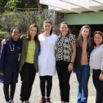 Na foto há seis mulheres, a Tesoureira do CRMV-SP, as docentes da Uniso e aprimorandas do Hospital Veterinária da Universidade