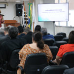 As atribuições aparecem na tela.