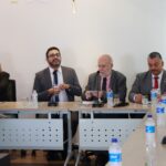 A imagem mostra quatro participantes do fórum. A primeira, em destaque, é a integrante da Comissão de Zootecnia e Ensino do CRMV-SP, Célia Regina Orlandelli Carrer.