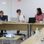 Na foto, membros do treinamento sentados.