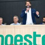 Na foto, o secretário estadual da Agricultura, Guilherme Piai, faz a abertura da celebração.