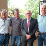 Foto com participantes do evento, incluindo o presidente do CRMV-SP, Odemilson Donizete Mossero.