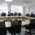 Na foto, a presidente e as integrantes da Comissão de Pesquisa Clínica Veterinária do CRMV-SP, Greyce Balthazar Lousana, Tatiana Barrionuevo Gotti, Giselle Kindlein e Silvana Lima Gorniak; o presidente do Regional, Odemilson Donizete Mossero; e a tesoureira da autarquia, Rosemary Viola Bosch.