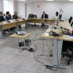 Na foto, a presidente e as integrantes da Comissão de Pesquisa Clínica Veterinária do CRMV-SP, Greyce Balthazar Lousana, Tatiana Barrionuevo Gotti, Giselle Kindlein e Silvana Lima Gorniak; o presidente do Regional, Odemilson Donizete Mossero; a tesoureira da autarquia, Rosemary Viola Bosch; e a assessora técnica médica-veterinária do CRMV-SP, Alessandra Karina da Silva Fonseca.