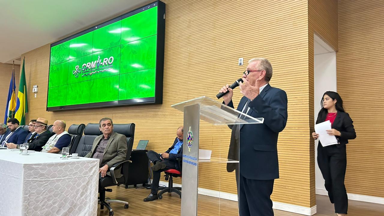 Premio_Dr_Manoel_Francisco_de_Oliveira_CRMV-RO_11.12 (10)