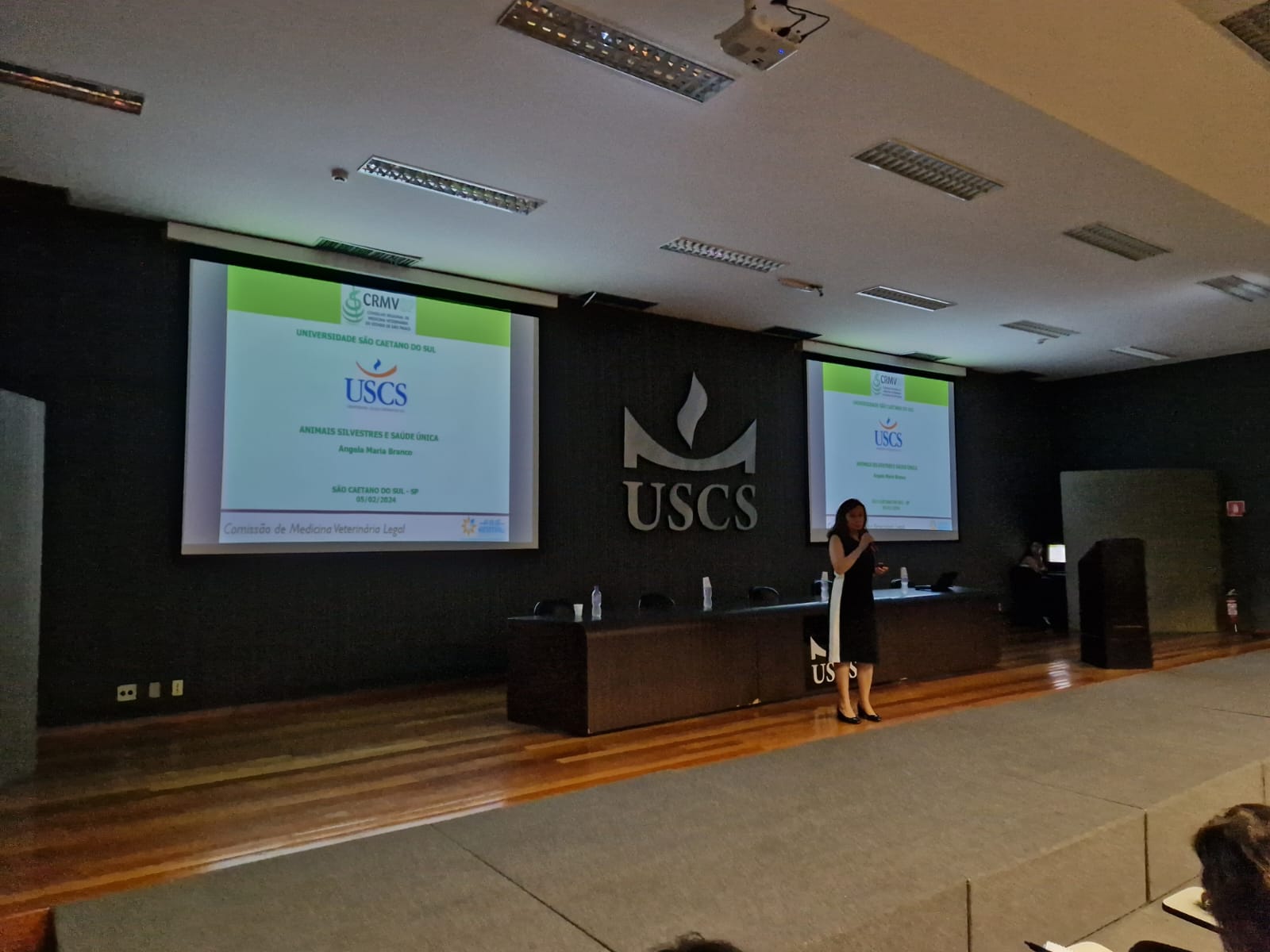 Na foto, a integrante da Comissão de Medicina Veterinária Legal do CRMV-SP, Angela Branco.