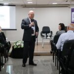 Na foto, o vice-presidente do CRMV-SP e presidente da Comissão Técnica de Educação, Fábio Manhoso, que é coordenador de curso na Universidade de Marília (Unimar).