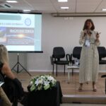 A médica-veterinária Carla Soares, fundadora e presidente do Programa de Formação em Medicina Veterinária Sistêmica, apresenta o tema A visão sistêmica como um caminho na educação do 3º milênio.