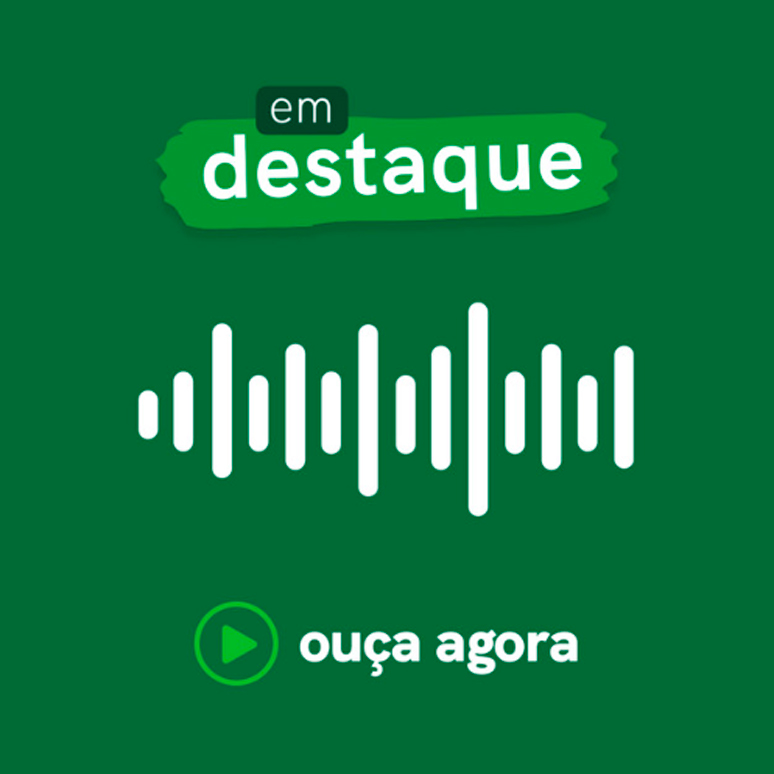 Banner virtual com o título “Em destaque” em contorno branco, escrito sobre fundo verde. Abaixo, ícone em contorno branco com traços de diversos tamanhos representando o som. Mais abaixo, ícone representando o símbolo de play e as palavras “ouça agora”.