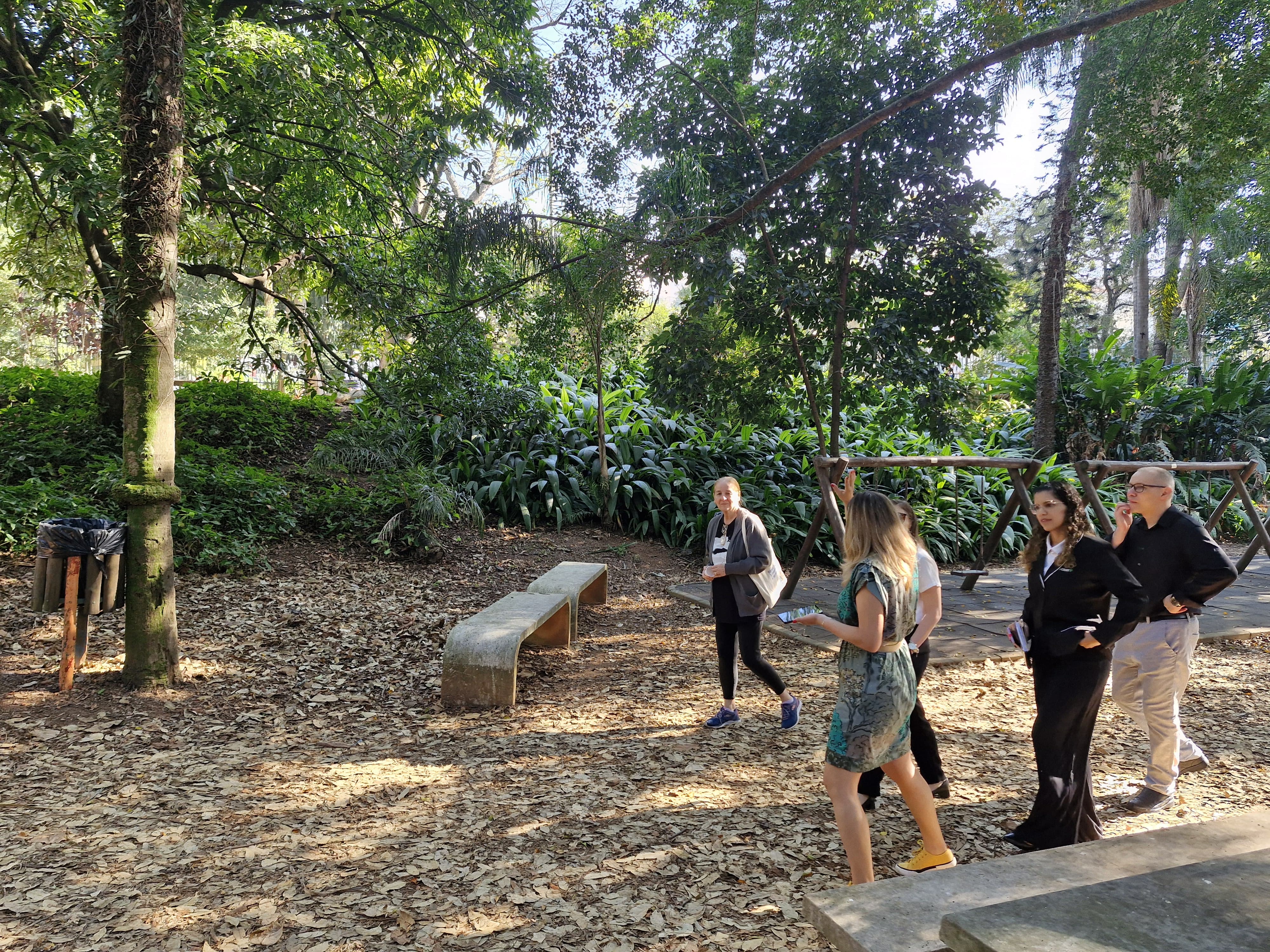 Equipe do CRMV-SP em visita ao Parque Aclimação.