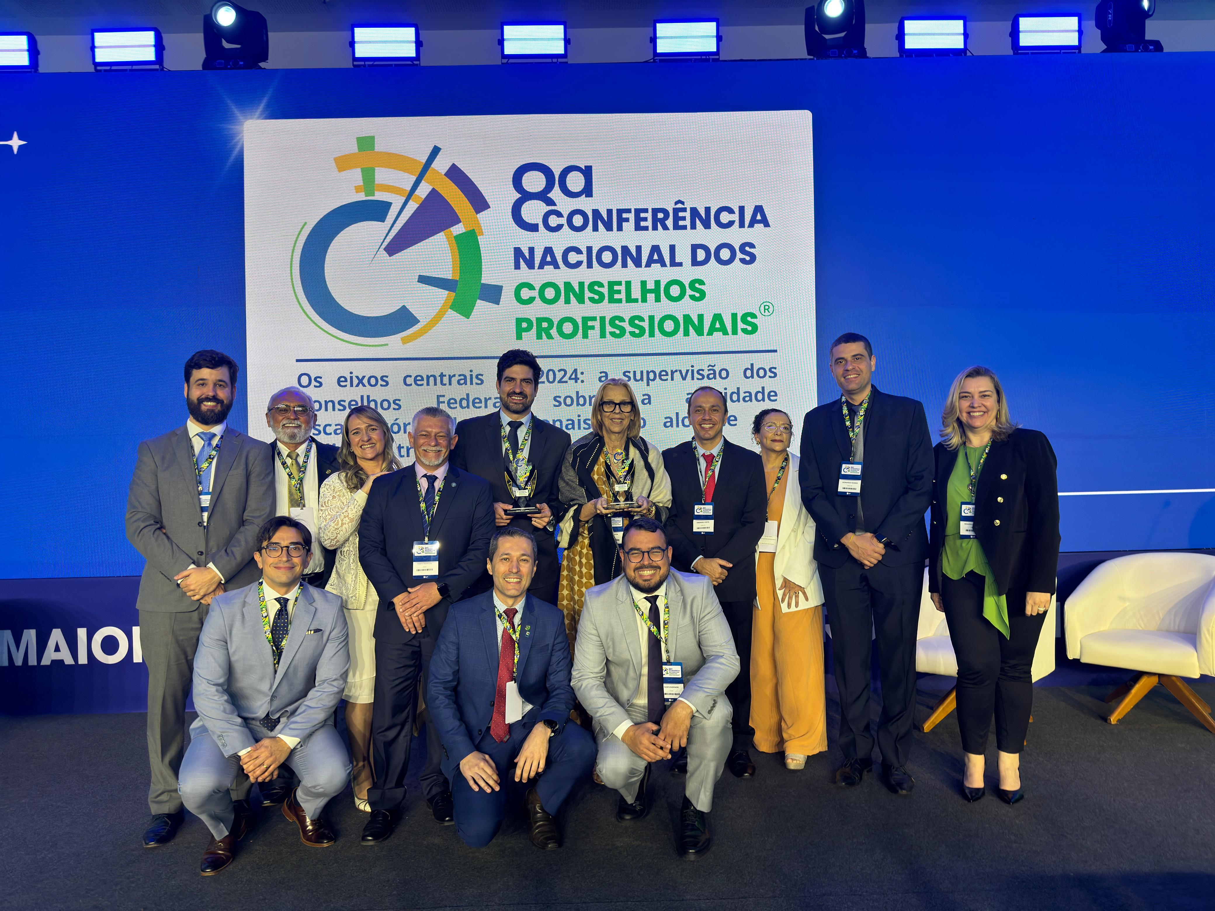 Presidente do CFMV e equipe do Conselho Regional de Medicina Veterinária de São Paulo na oitava conferência nacional dos Conselhos Profissionais.