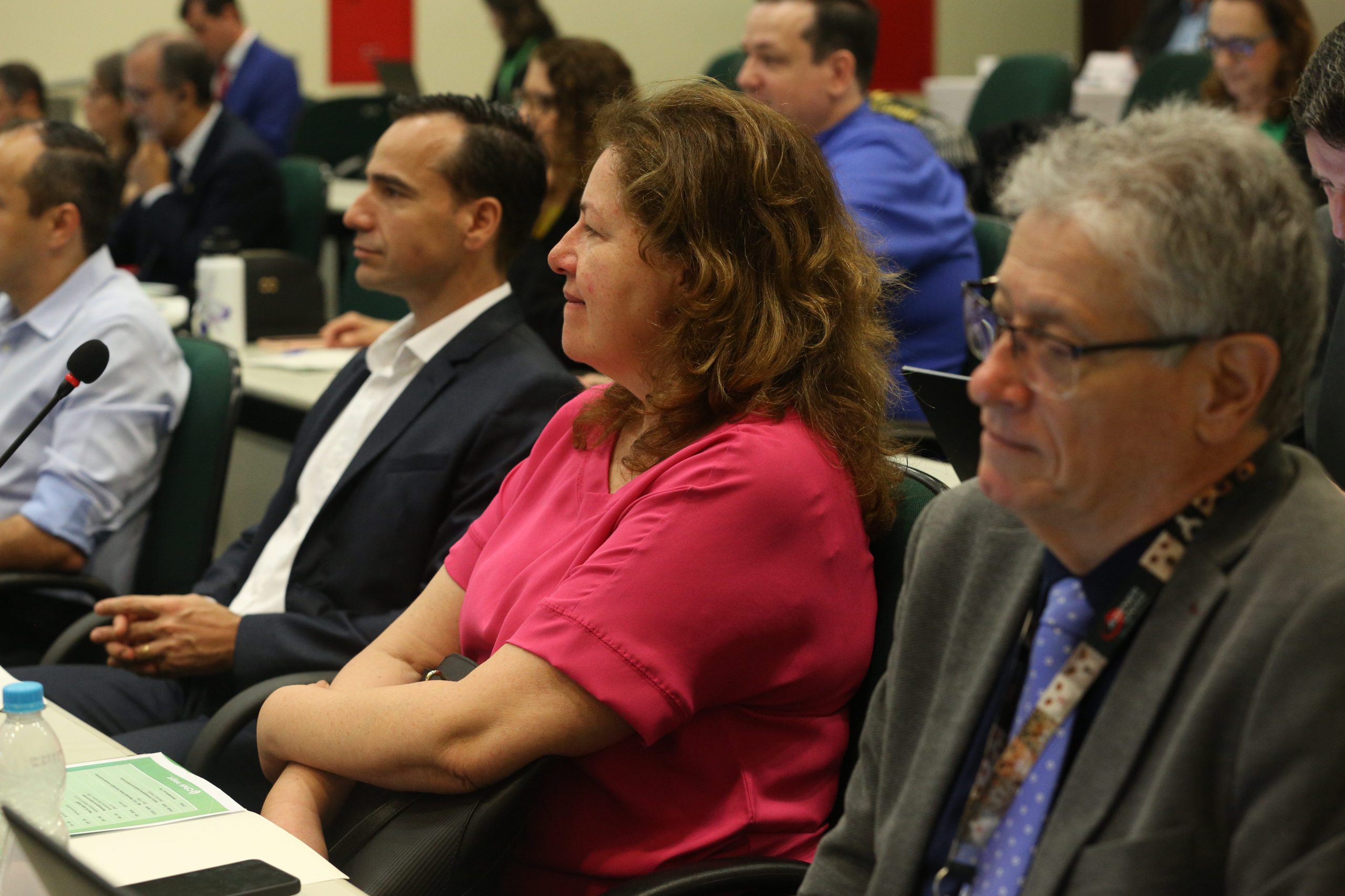 Colaboradores e tesoureiro do CRMV-SP sentados no Encontro Nacional Integrar.