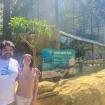 A vice-presidente do CRMV-SP, Carolina Filippos, representando o Regional; e o presidente da Comissão de Animais Selvagens do CRMV-SP e médico-veterinário do Zoo São Paulo, Fabricio Rassy.