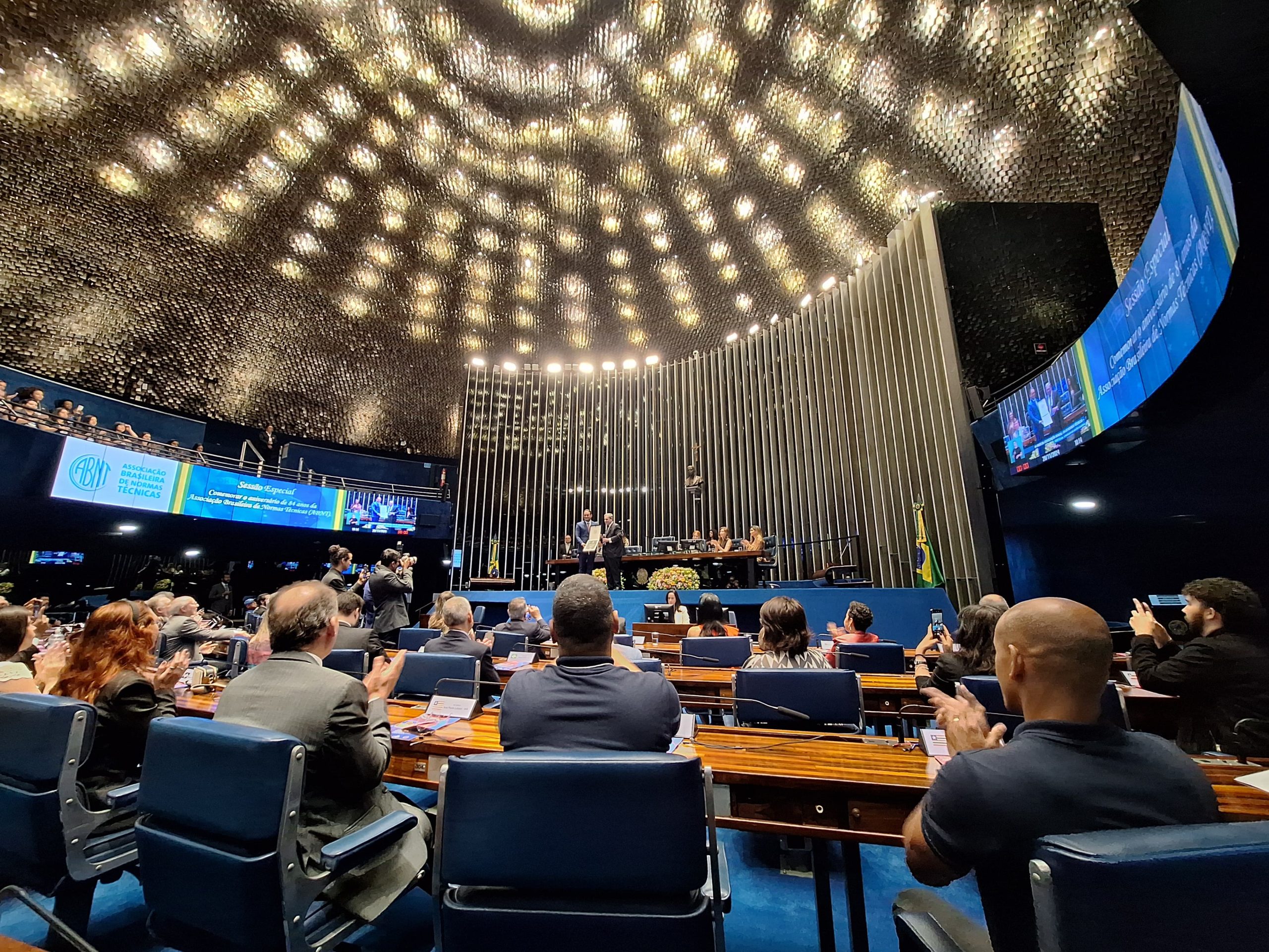 Sessão especial 84 anos da ABNT no Plenário do Senado.