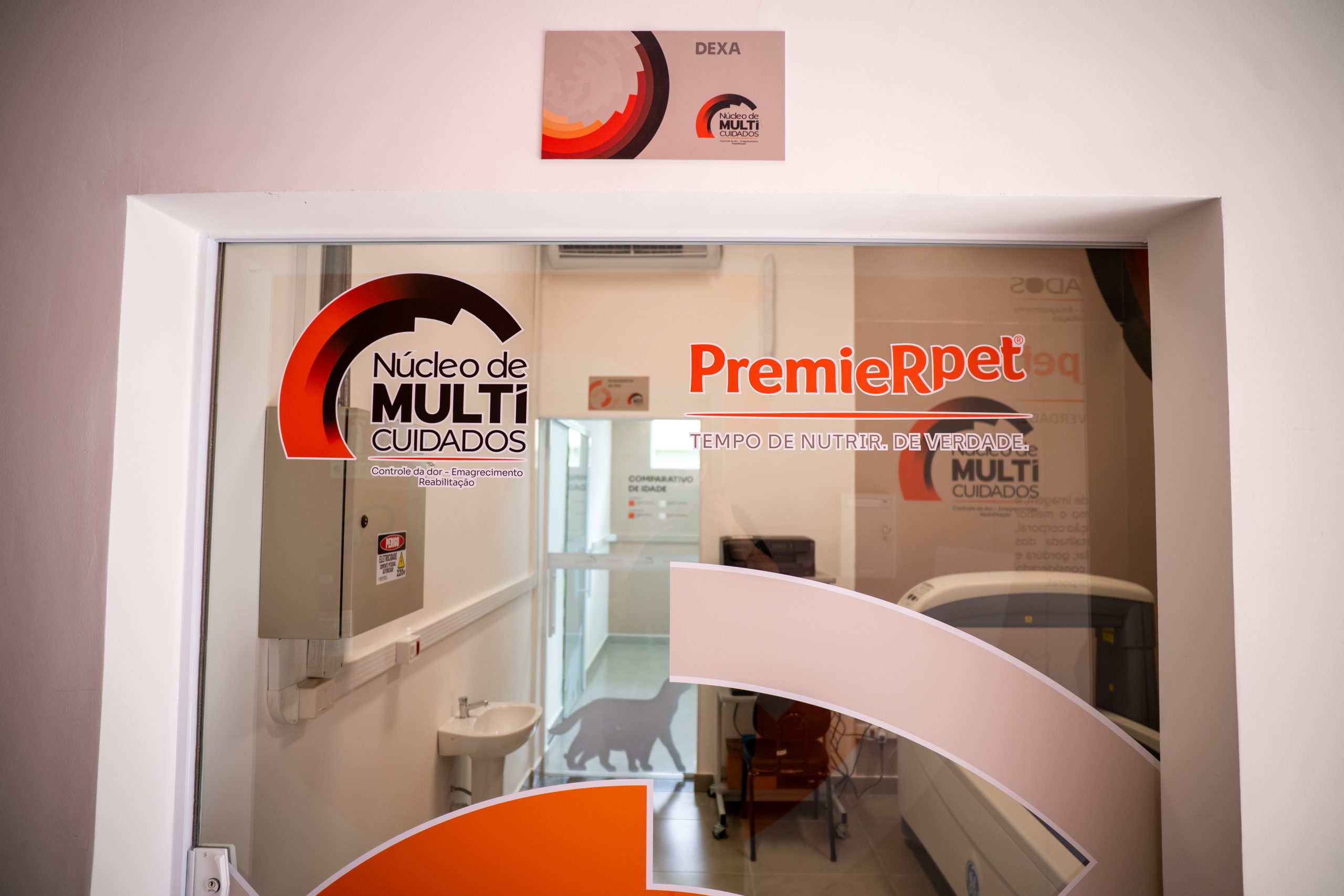 O primeiro núcleo de multicuidados para pets da América Latina foi inaugurado na última quinta-feira (28) no Hospital Veterinário da Universidade de São Paulo (USP). O local conta com profissionais ligados a nutrição animal, manejo da dor, fisioterapia e cuidados paliativos.