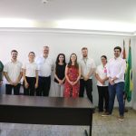 Da esquerda para a direita: a secretária-geral do CRMV-SP, Ana Helena Pagotto Stuginski; os fiscais Adriano Polegato; Nathalia Bruno Vicarivento, e Alexandre esperidião; a vice-presidente do Regional, Carolina Sariva Filippos de Toledo; a presidente Daniela Pontes chiebao; os colaboradores Daniel Castro Broaday e Cléria Luiza Cazon Luz; e o diretor técnico administrativo e jurídico do CRMVSP, Bruno Fassoni.
