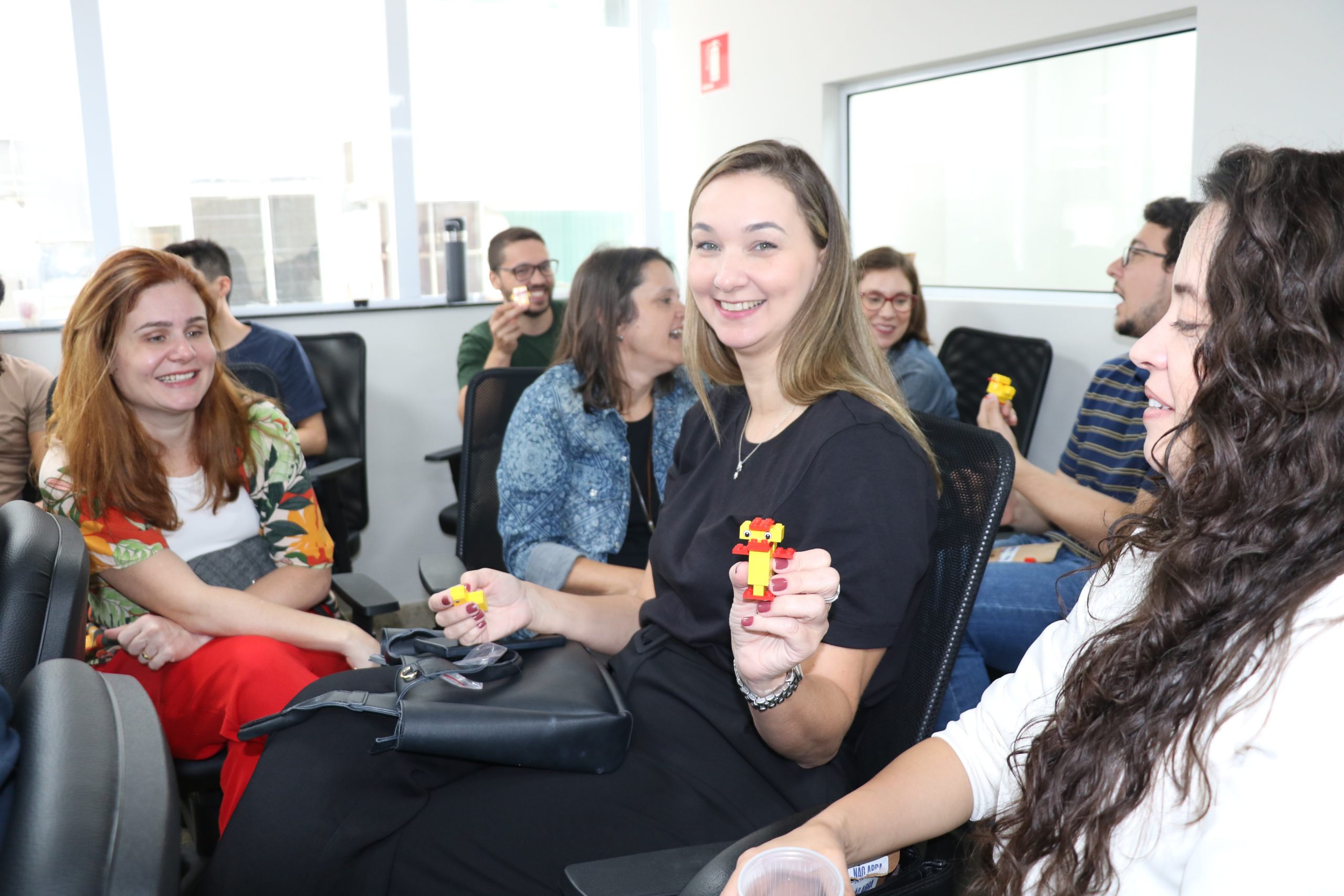 Colaboradores do Regional durante atividade lúdica e de relacionamento interpessoal.