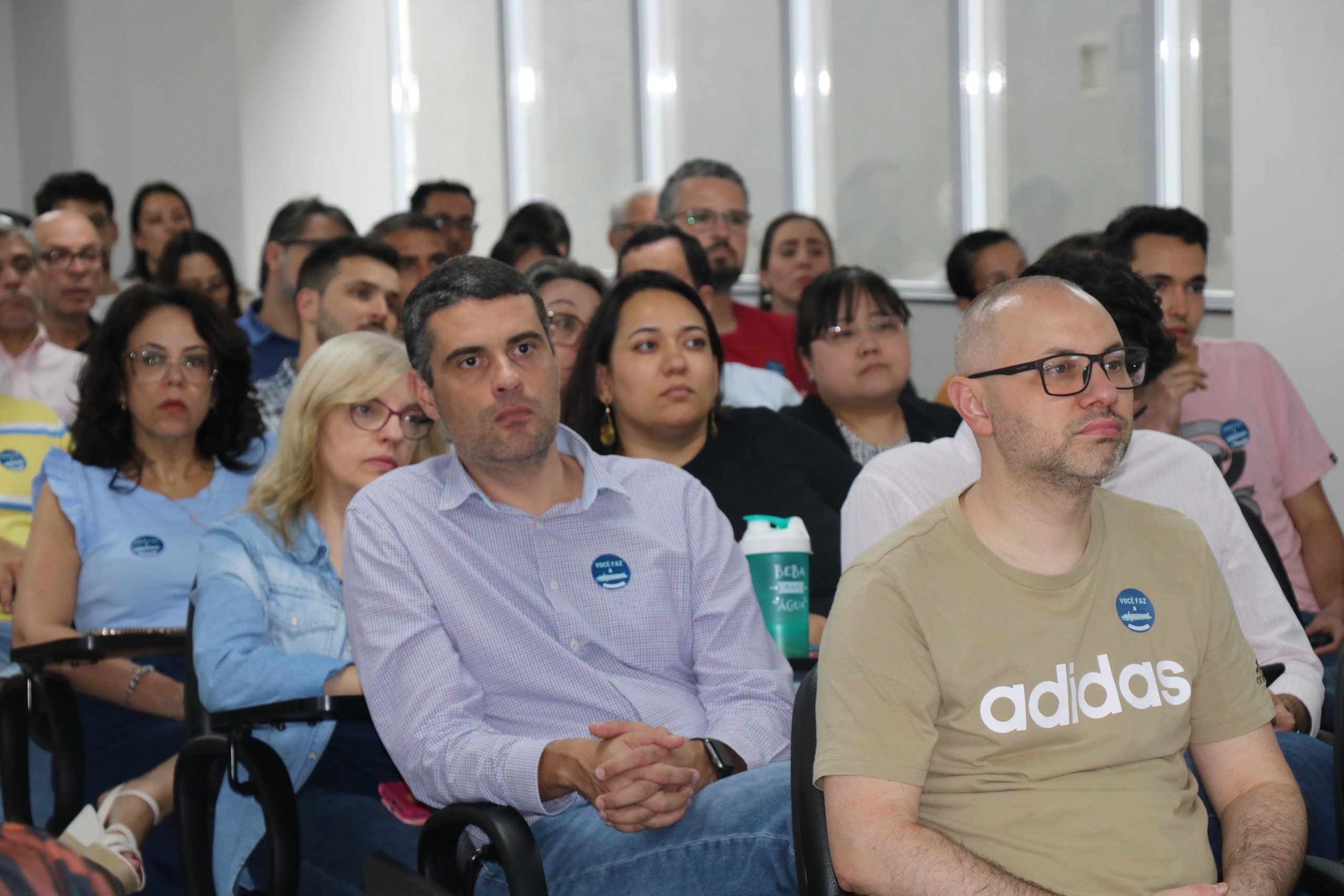 Colaboradores durante as atividades e dinâmicas.