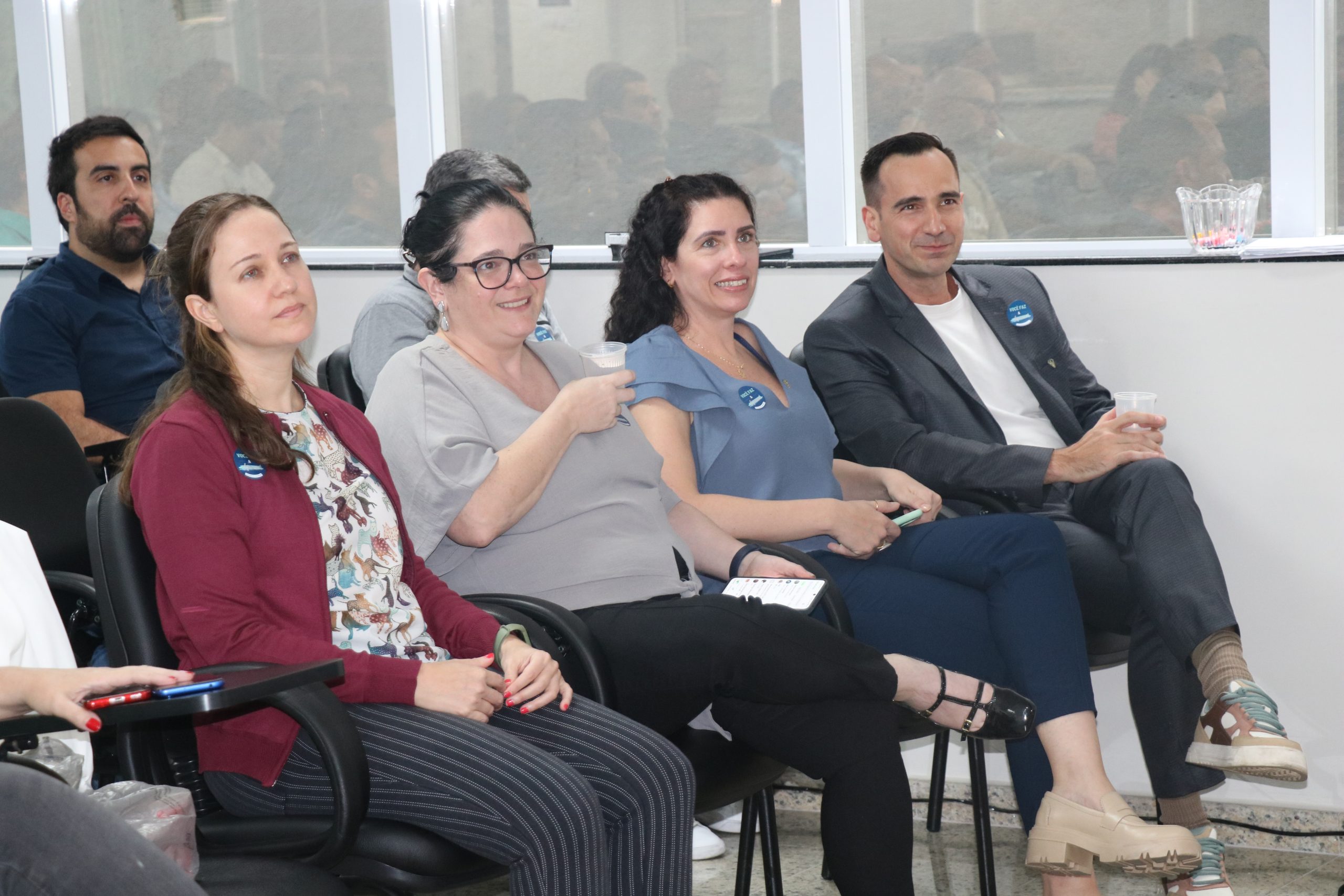 Colaboradores do Regional durante atividade lúdica e de relacionamento interpessoal.