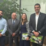 Na foto estão: Richard de Almeida, chefe do setor de Tecnologia da Informação do CRMV-SP; o presidente do CRMV-MG, Afonso Lopes; a presidente do Regional, Daniela Pontes Chiebao; e o diretor técnico do CRMV-SP, Leonardo Burlini.