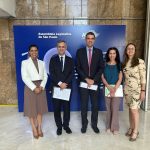 A coordenadora técnica médica-veterinária, Carla Carvalho; o coordenador jurídico, Marcos Antonio Alves; o diretor técnico, Leonardo Burlini; a vice-presidente, Carolina Saraiva Filippos de Toledo; e a presidente, Daniela Pontes Chiebao.