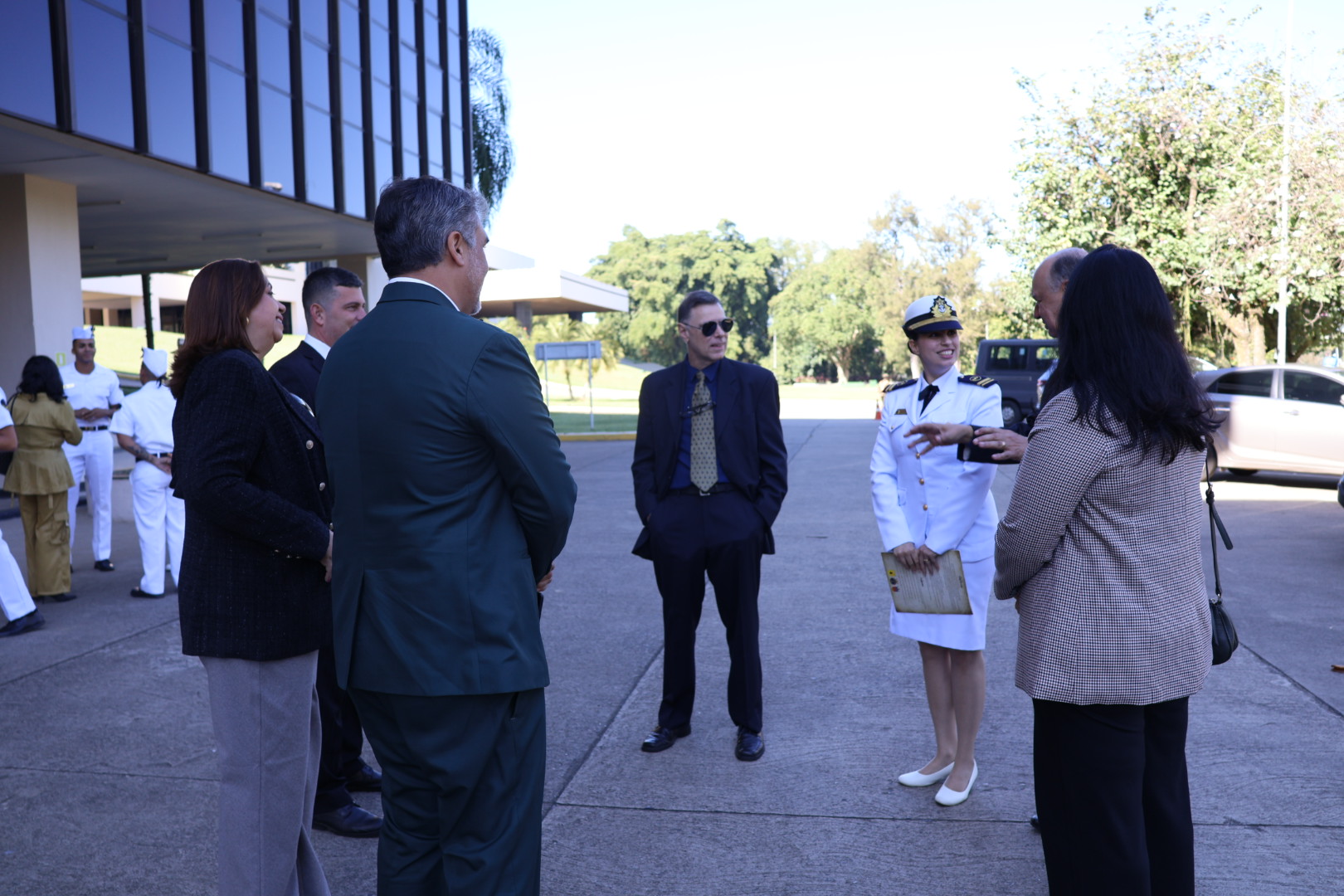 Na foto, em destaque, estão o conselheiro efetivo do CRMV-SP, Martin Jacques Cavaliero, ao lado de Isabel Oliveira Consentino.