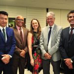 Da esquerda para a direita: O presidente do CRMV-MA, Eric Takashi Kamakura de Carvalho Mesquita; o ex-presidente do CRMV-MA, Licindo Rodrigues Pereira; a presidente do CRMV-SP, Daniela Pontes Chiebao; o presidente do CRMV-SC, Moacir Neto; e o presidente do CRMV-BA, Lúcio Leopoldo Aragão.