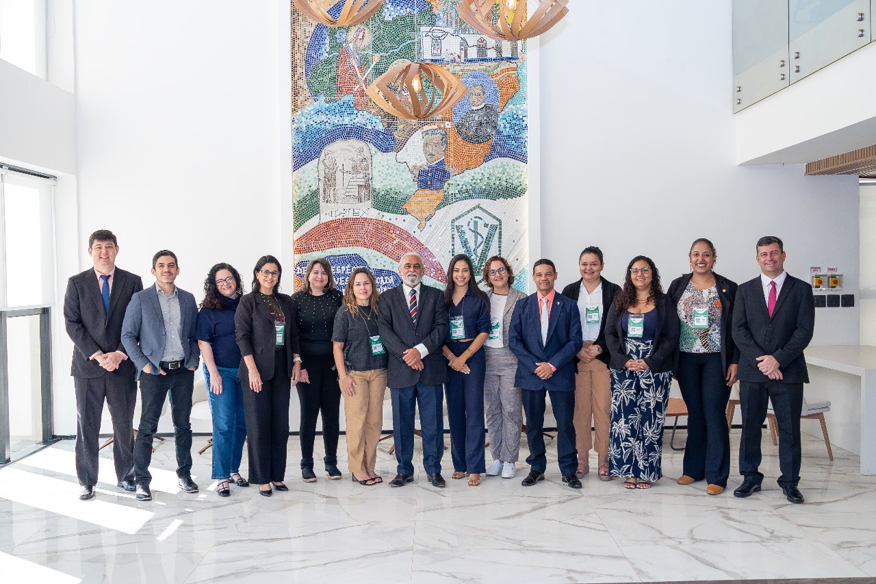 Foto com todos os participantes reunidos do Encontro Nacional Integrar dos Secretários-Gerais.