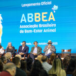 imagem de pessoas num auditorio para um evento