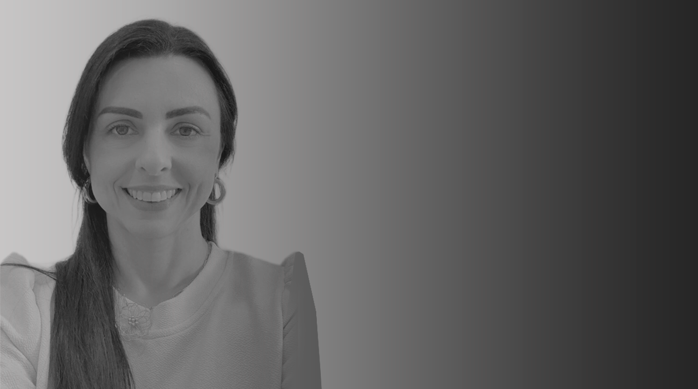 imagem de uma mulher sorrindo