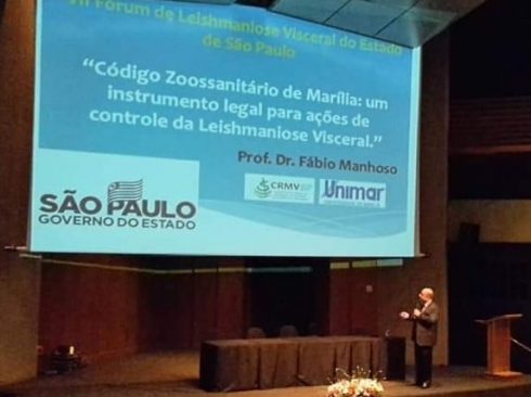 Legenda: Fábio Manhoso, conselheiro do CRMV-SP, durante apresentação, em São Paulo / Foto: Divulgação